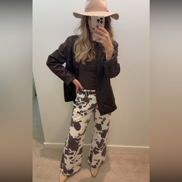 Abercrombie Curve Love Mid Rise Baggy Bootcut Jean - Picture 8 of 8